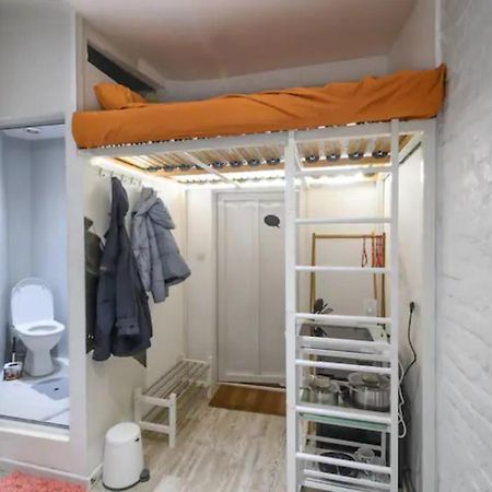 Апартаменты Cozy Loft In The Heart Of София Экстерьер фото